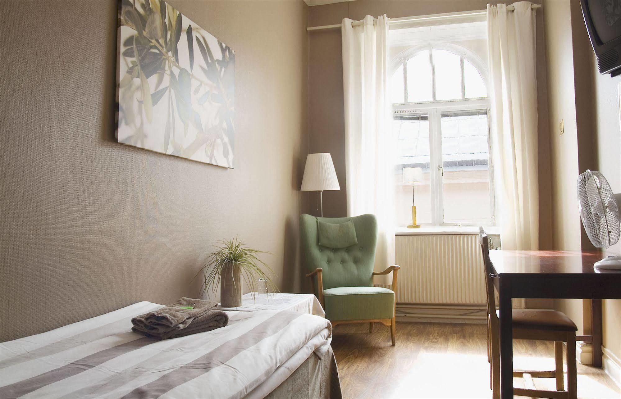 Jaernvaegshotellet Gävle Esterno foto